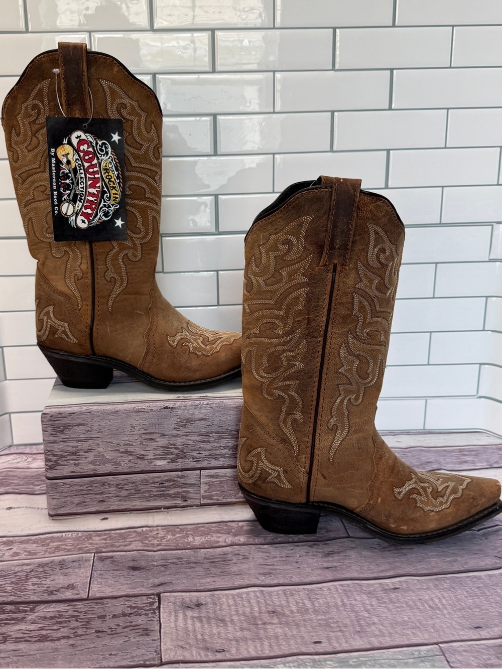 Rockin' Country embroidered brown snip toe cowgirl boots size 6 - Picture 2 of 9